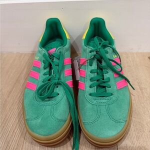 New!adidas gazellGreen Suede Sneakers with Pink Three-Stripes and Yellow Heel